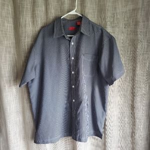 Short sleeve button down